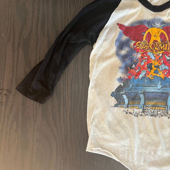 Vintage 1982 AEROSMITH ROCK IN A HARD PLACE Steven Tyler Raglan Shirt Large JL - Picture 3 of 10